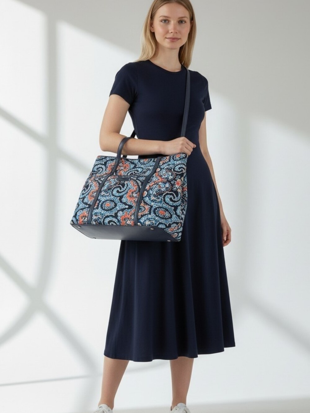 Vera Bradley Blue Paisley Shoulder Bag Tote